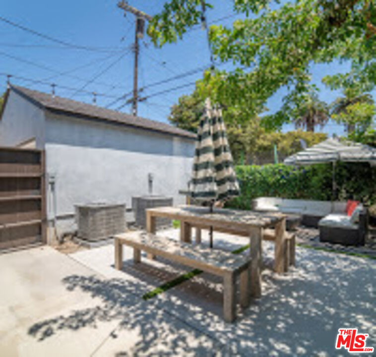 9044 Carson St - Photo 2