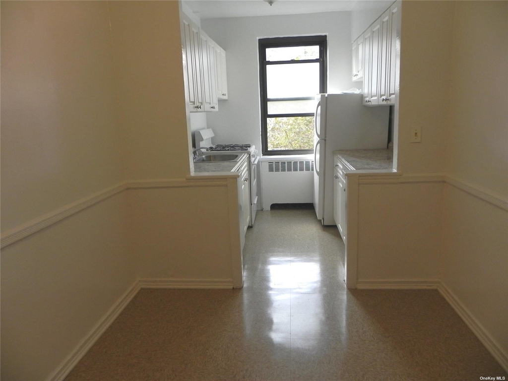 21 Schenck Avenue - Photo 2