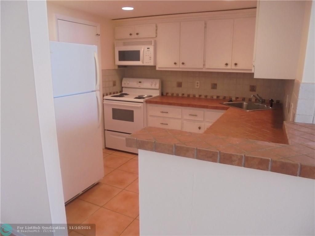 305 N Pompano Beach Blvd - Photo 1