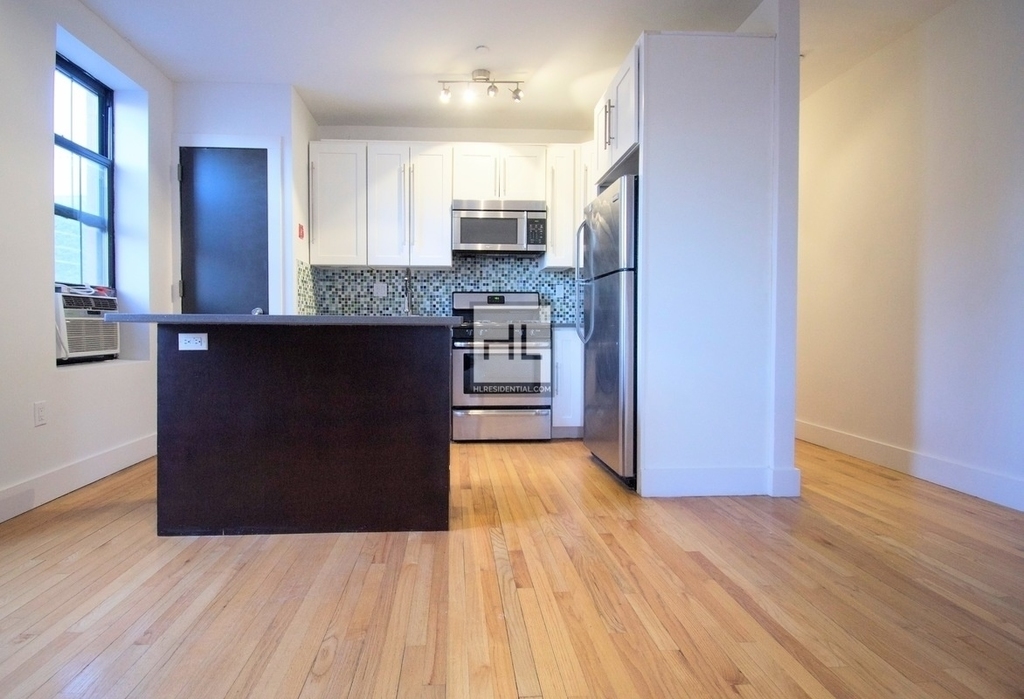 558 Lafayette Avenue - Photo 3