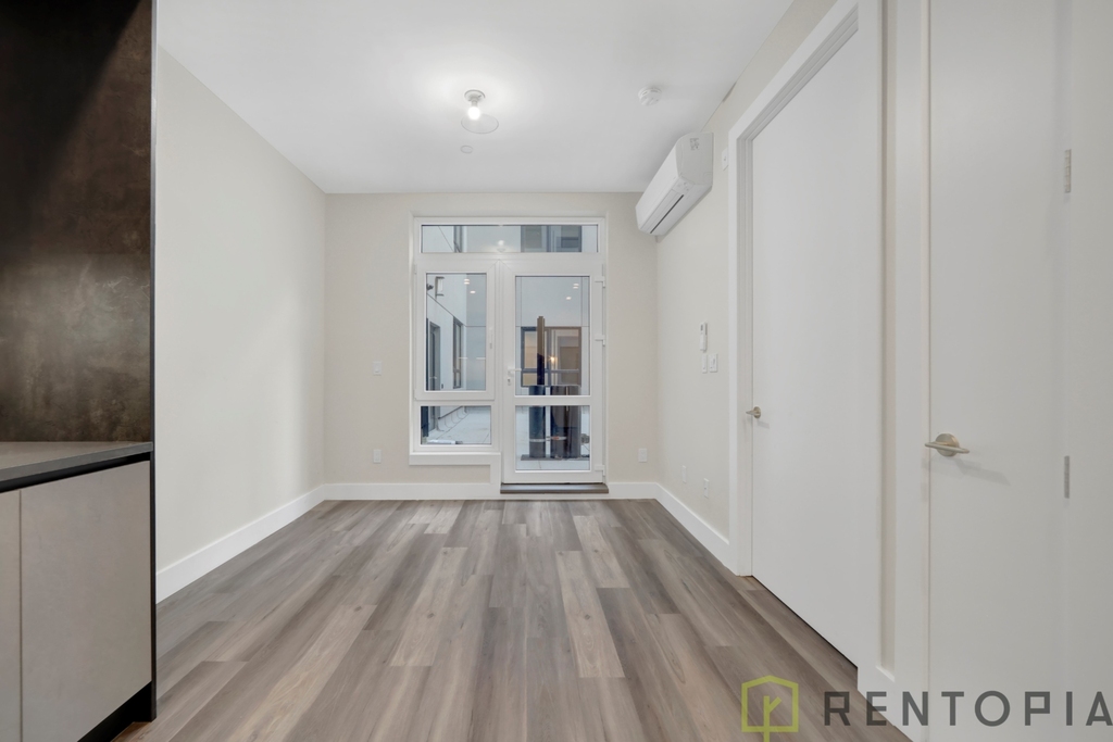 2337 bedford ave - Photo 4