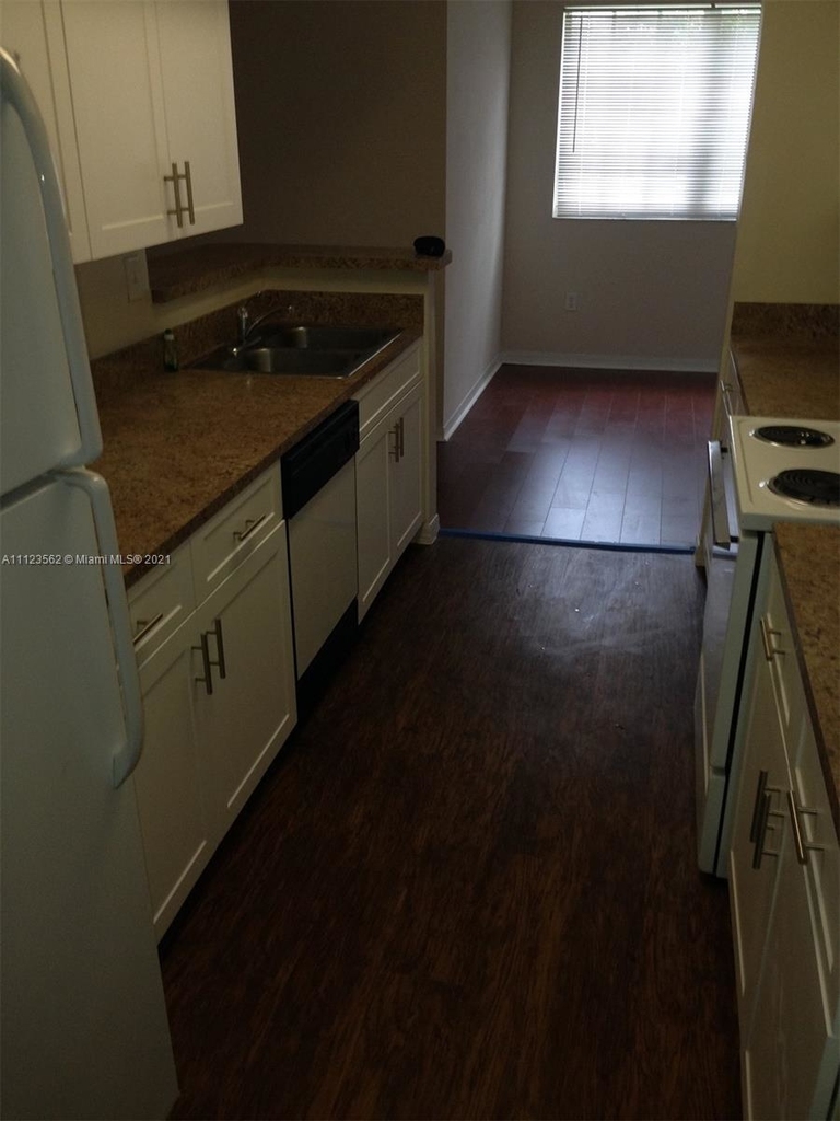 160 Sw 117th Ter - Photo 6