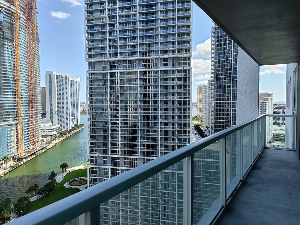 500 Brickell Ave - Photo 13