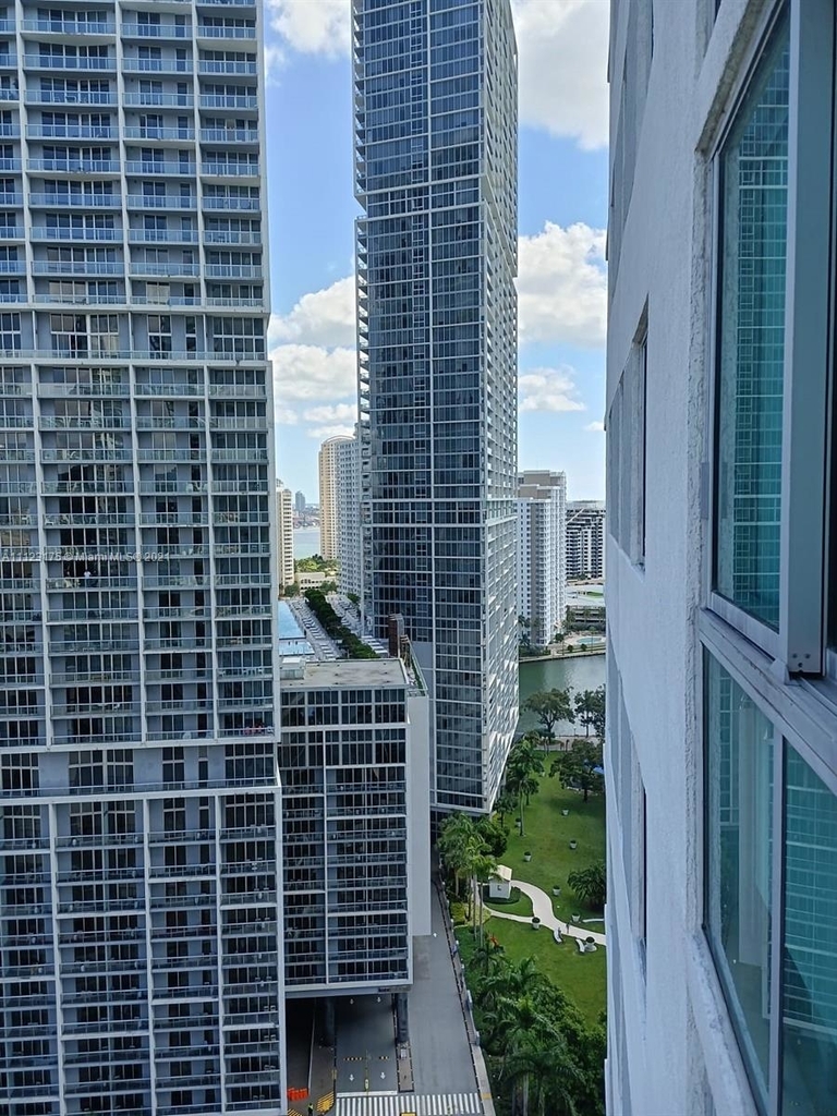 500 Brickell Ave - Photo 10