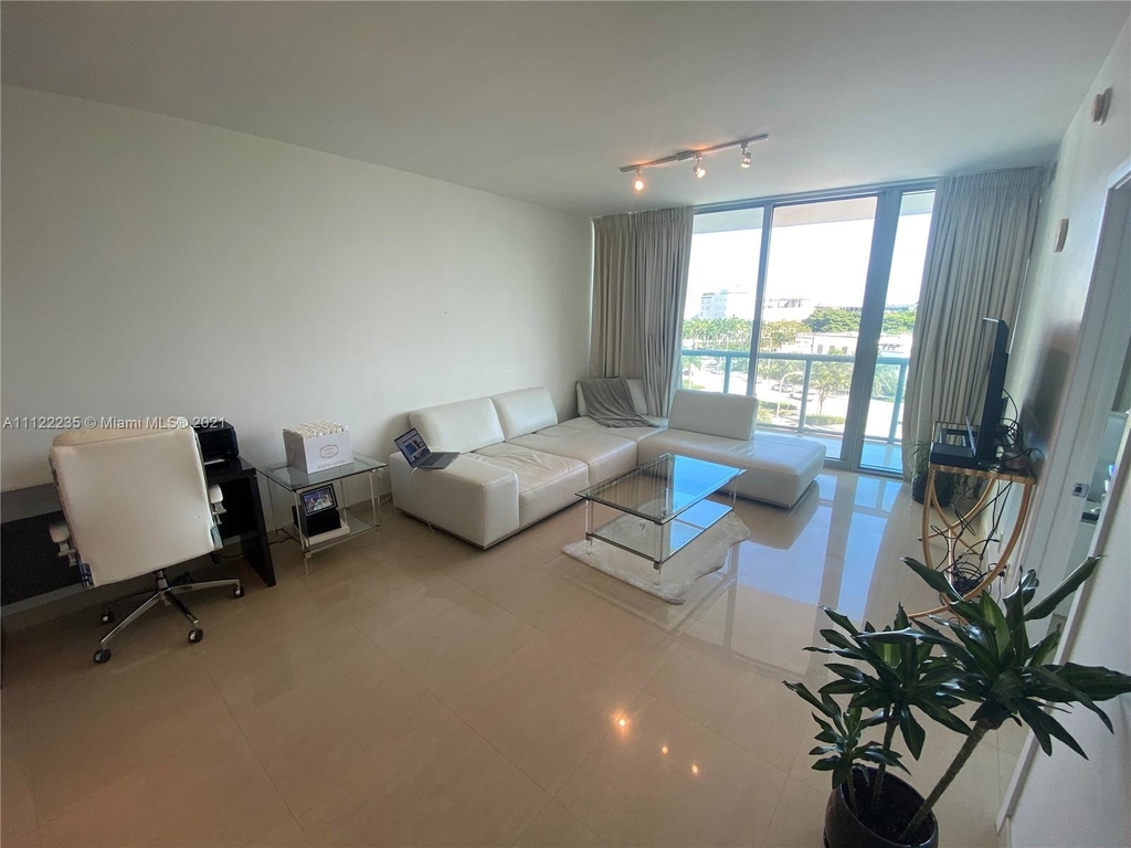 888 Biscayne Blvd - Photo 2