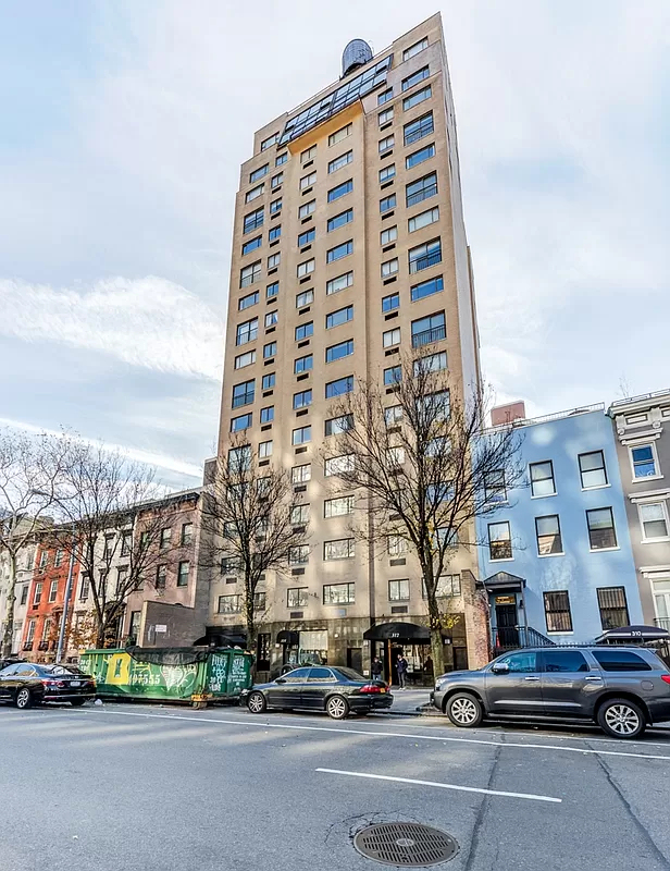 312 East 30th Street - Photo 6