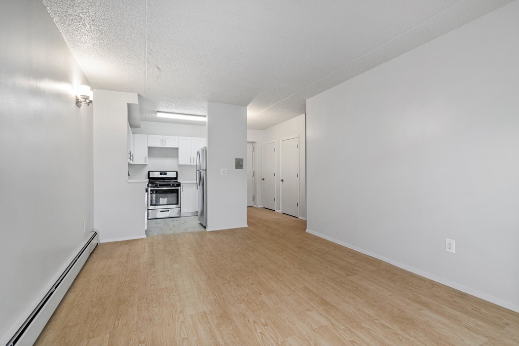 1425 Amsterdam Ave - Photo 2