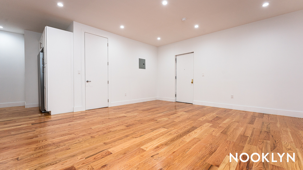 410 Eastern Pkwy - Photo 4