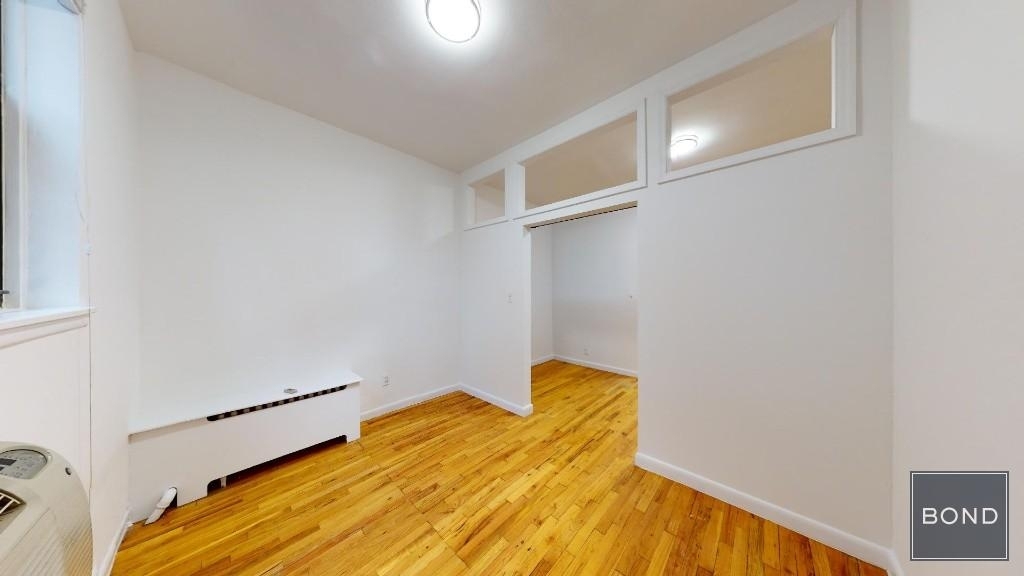 225 East 10th Street - Photo 1