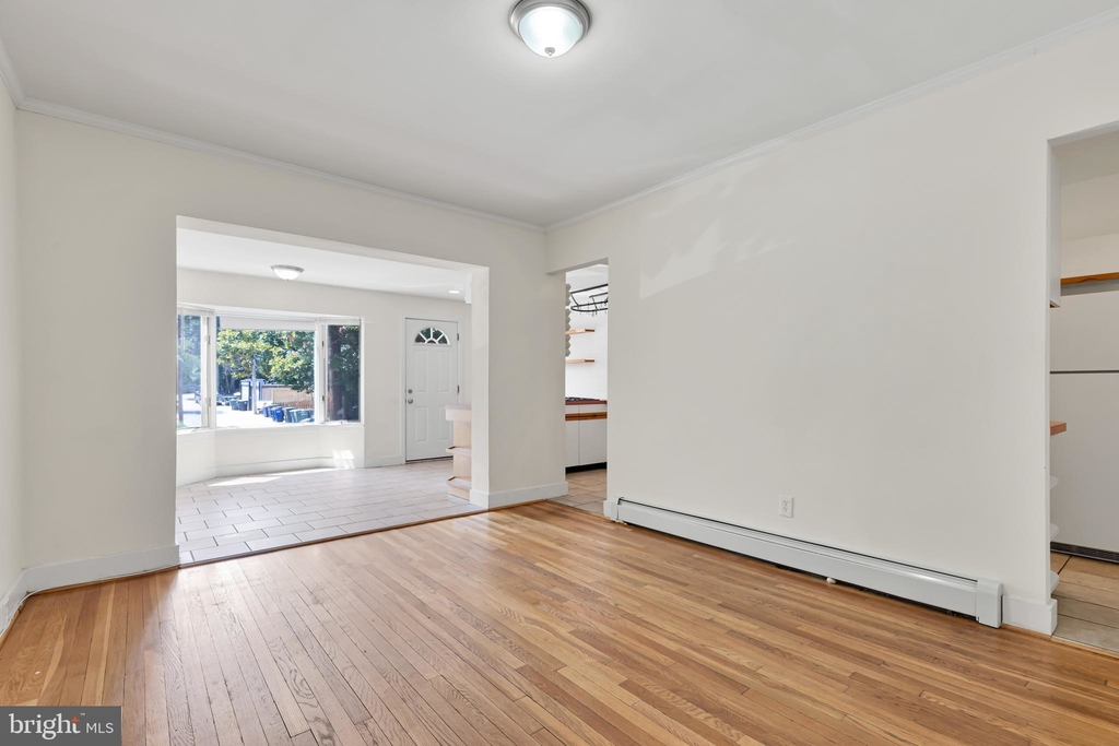 1710 37th Street Nw - Photo 4