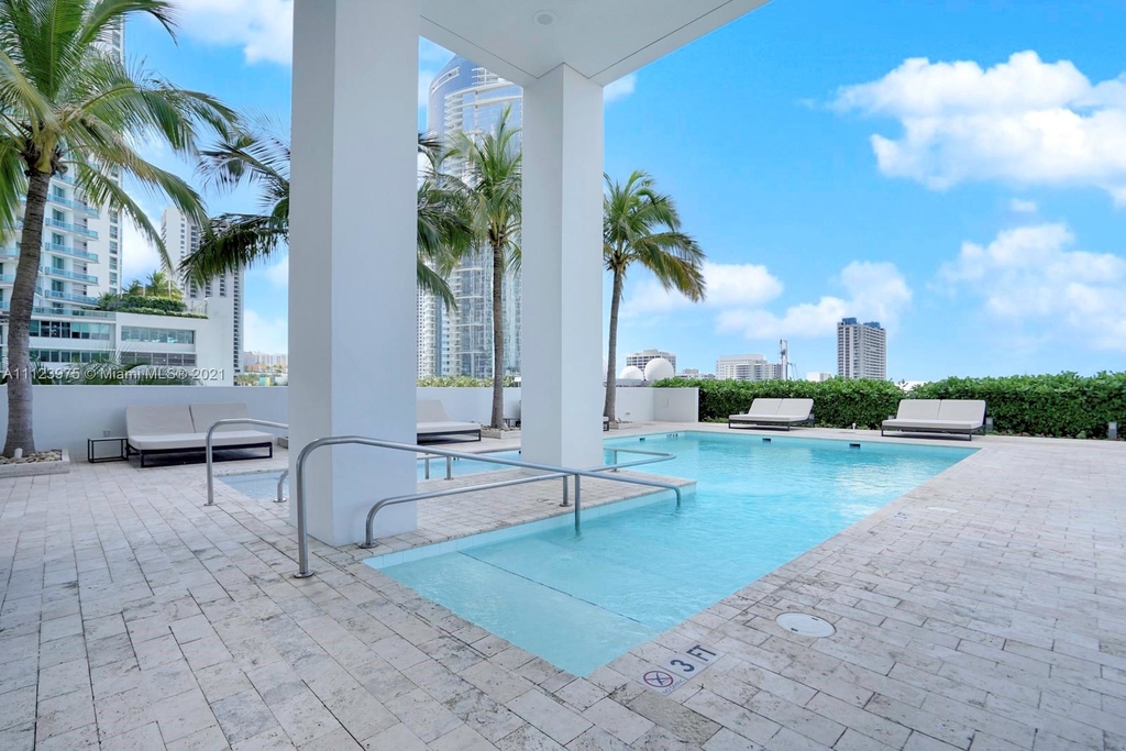 1040 Biscayne Blvd - Photo 23