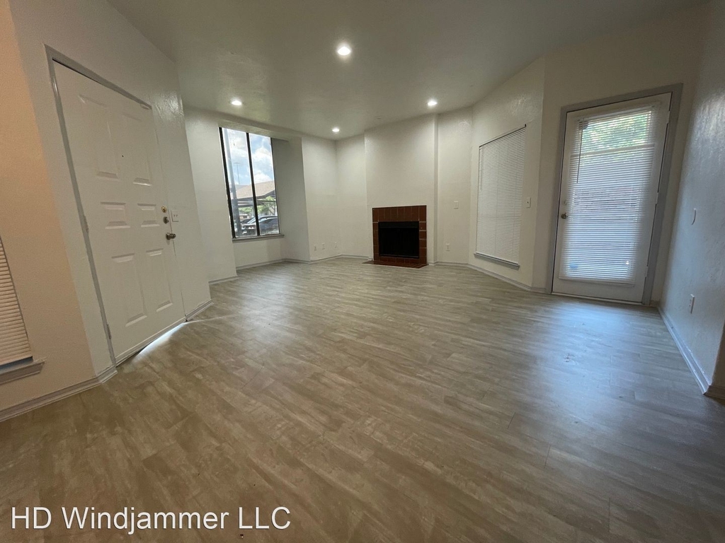 4402 Point Blvd - Photo 2