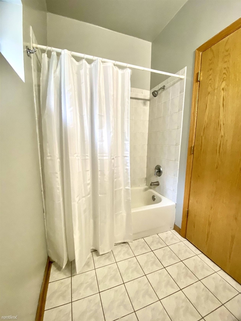 2456 W Moffat St # 2 - Photo 6