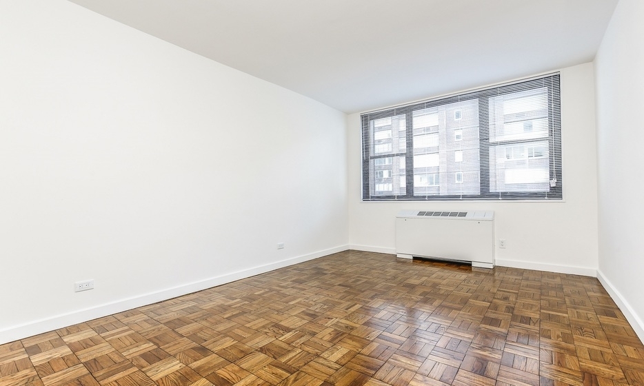 315 West 57th Street - Photo 3