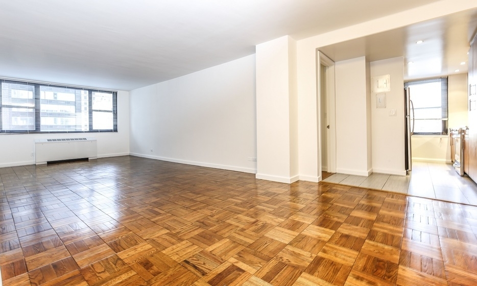 315 West 57th Street - Photo 1