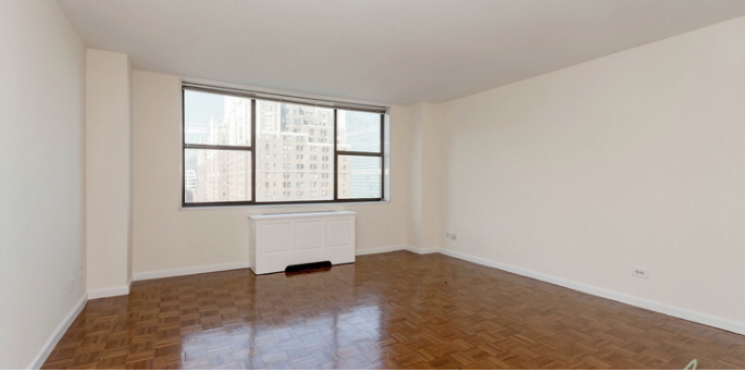 30s East Spectacular 3 1/2 rooms $3,895 - Photo 0