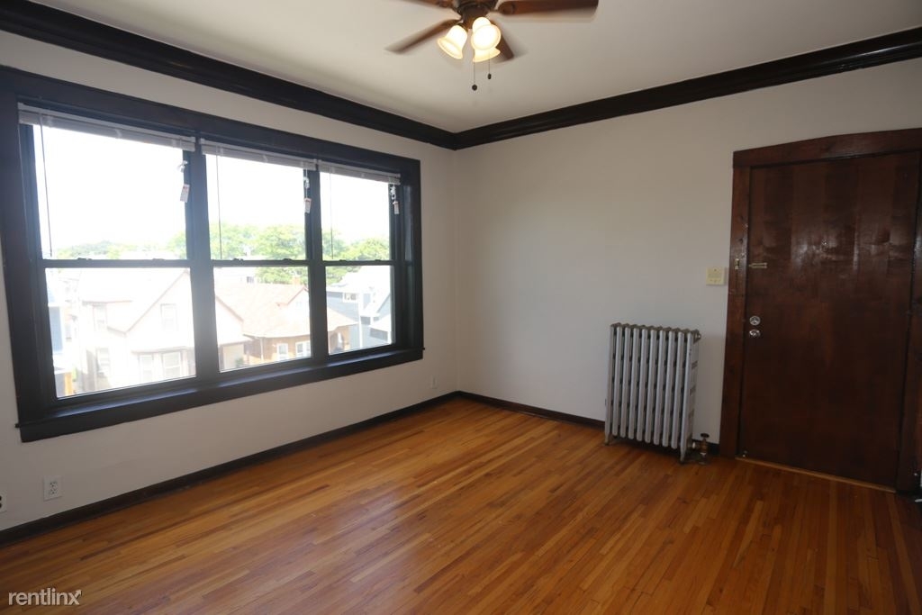 3825 N. Drake, Unit 3 - Photo 4