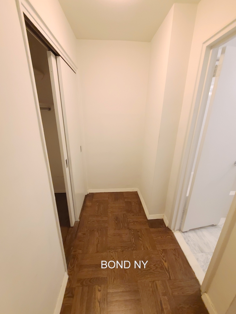 East 55th Street - Photo 2