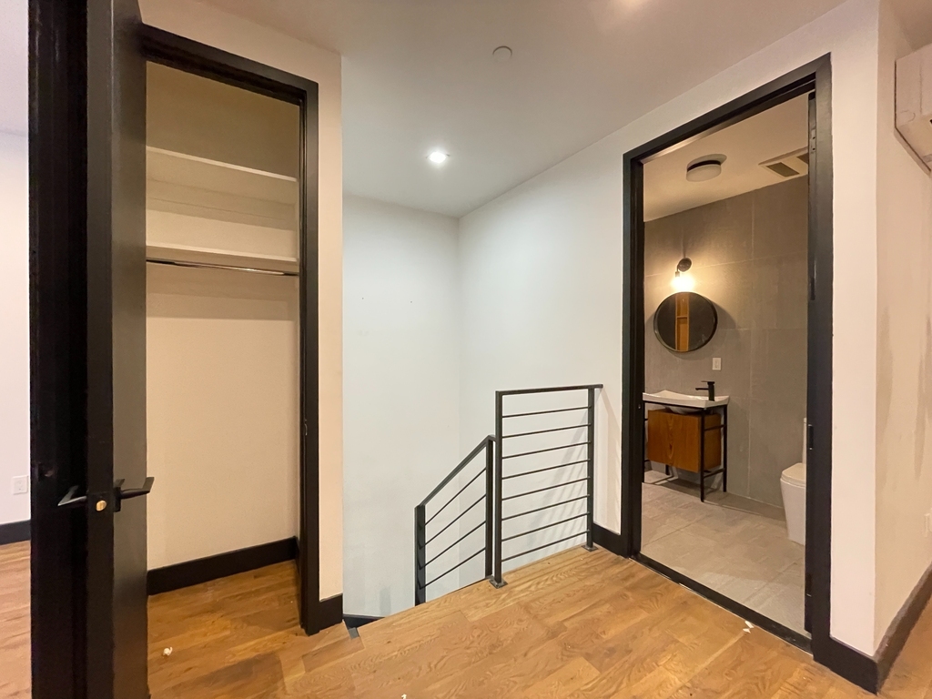 832 Lexington Avenue - Photo 2