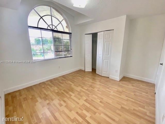 9101 Sw 215th Ter - Photo 15