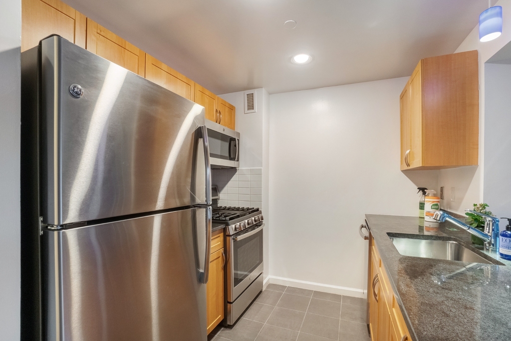 229 Chrystie Street - Photo 3