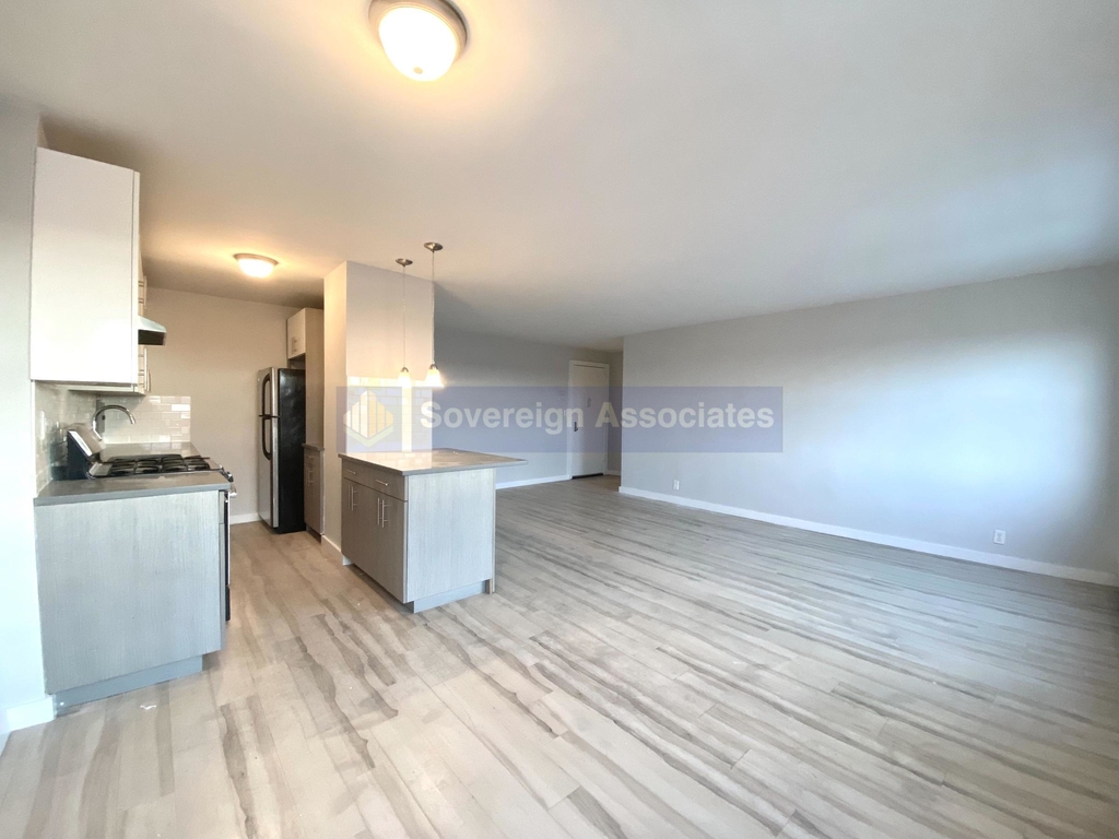 111 Wadsworth Avenue - Photo 1