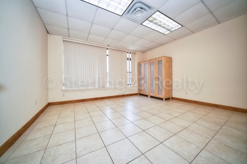 2586 31st Street - Photo 2