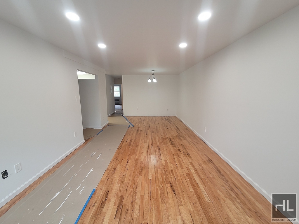 905 East 82 Street - Photo 3