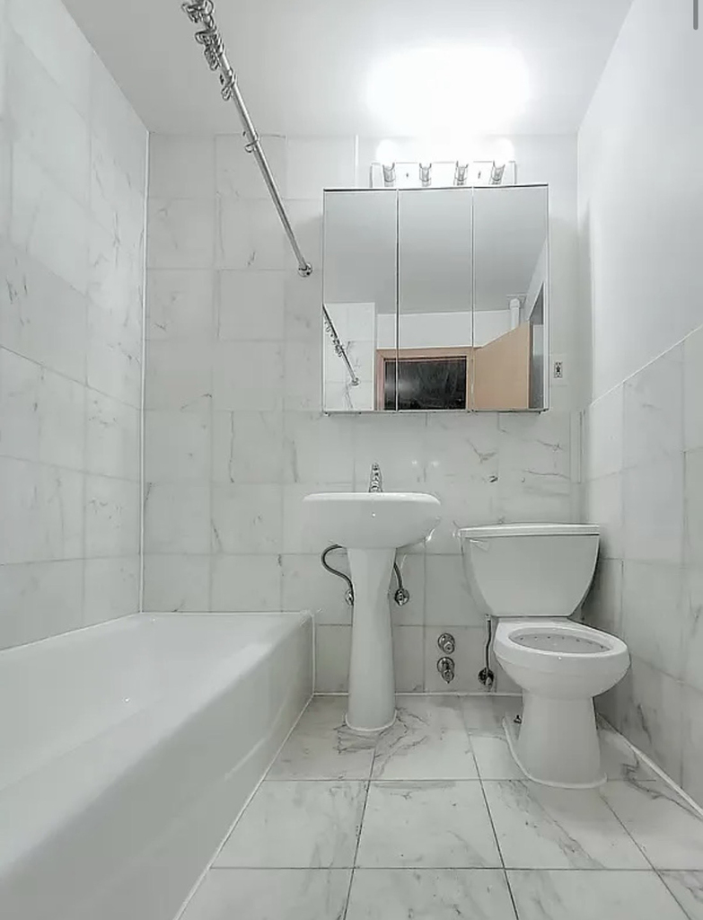 1 Astor Place - Photo 2