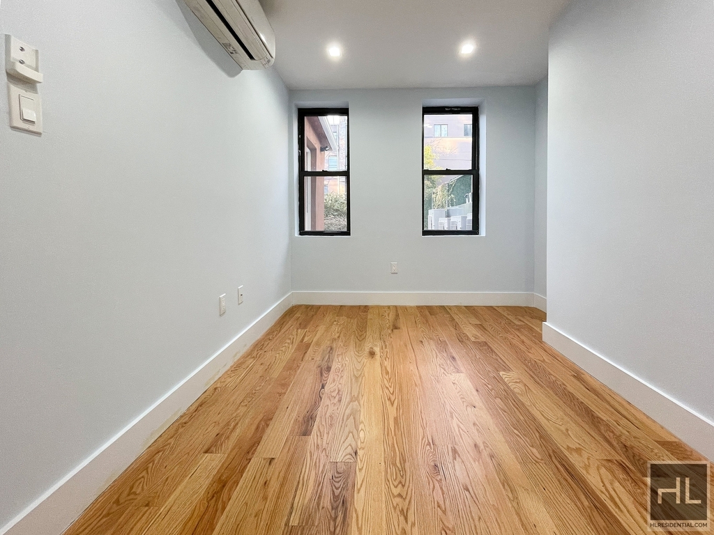 225 Halsey Street - Photo 8