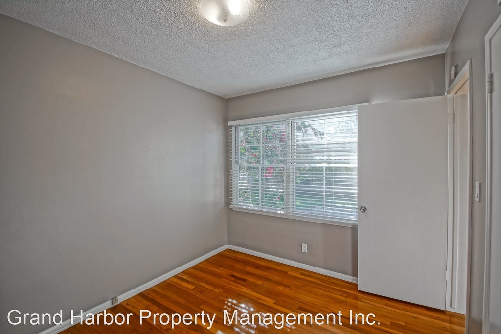 14226 Isis Avenue - Photo 13