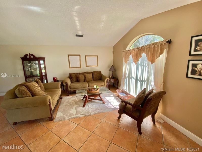 14761 Sw 170th Ter Iv - Photo 5