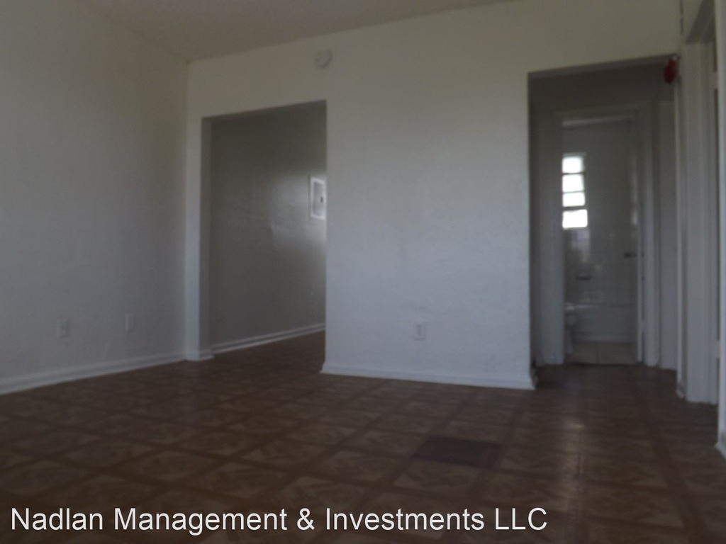 1117 Nw 3 Ave - Photo 2