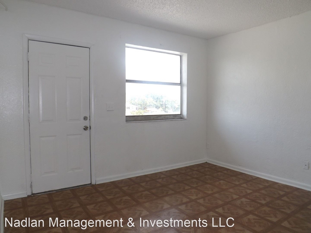 1117 Nw 3 Ave - Photo 4