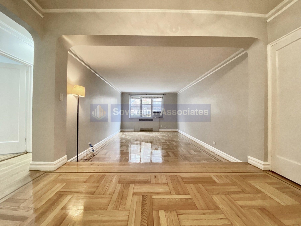 100 Bennett Avenue - Photo 2