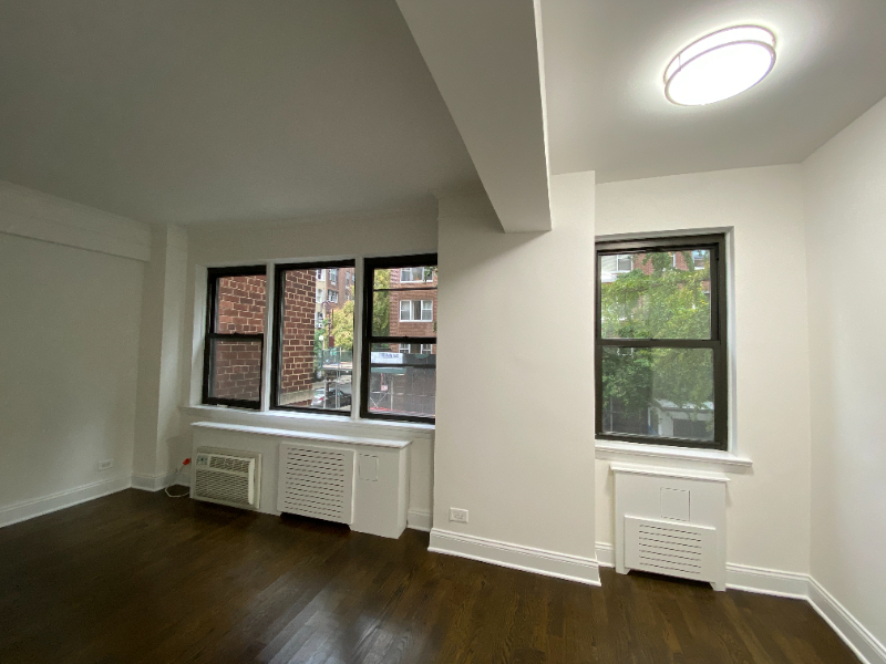 20 Beekman Place - Photo 0