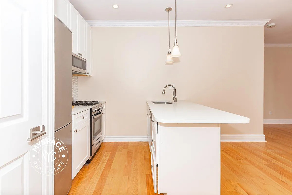 41 Jefferson Street - Photo 4
