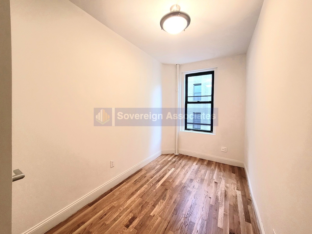 282 Cabrini Boulevard - Photo 8