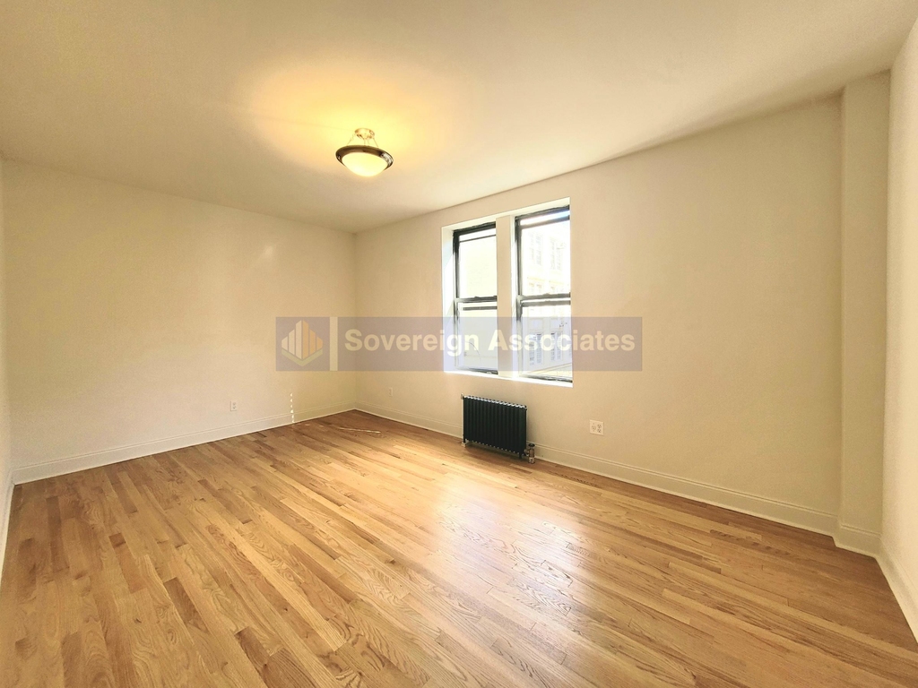 282 Cabrini Boulevard - Photo 4