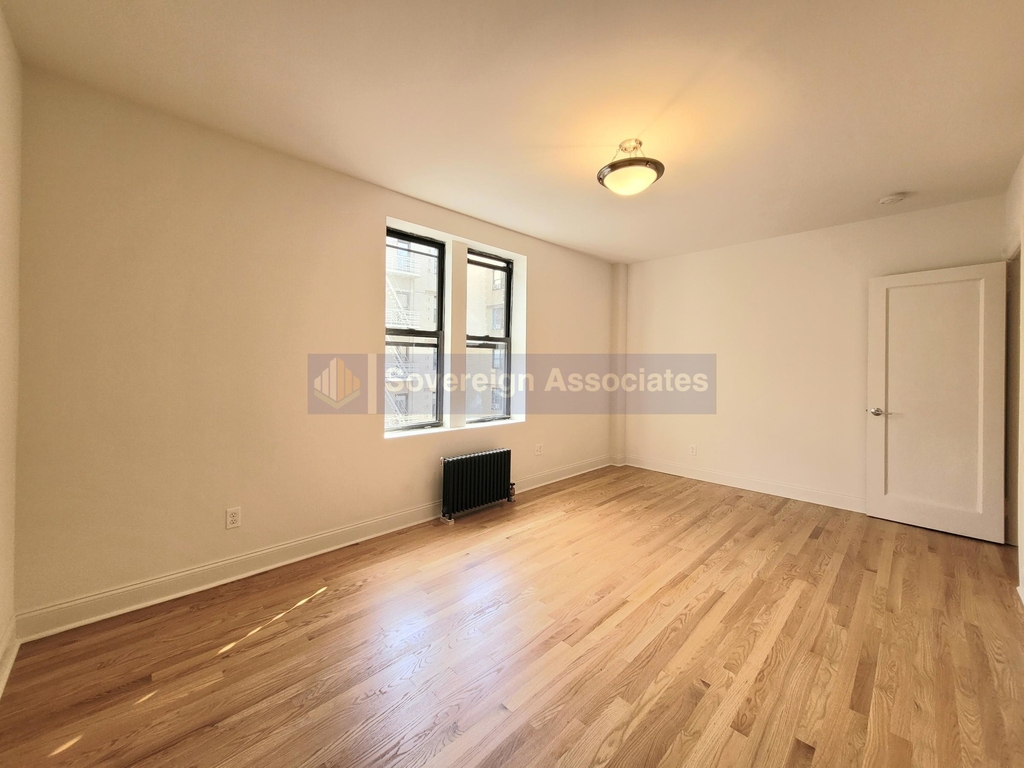 282 Cabrini Boulevard - Photo 5