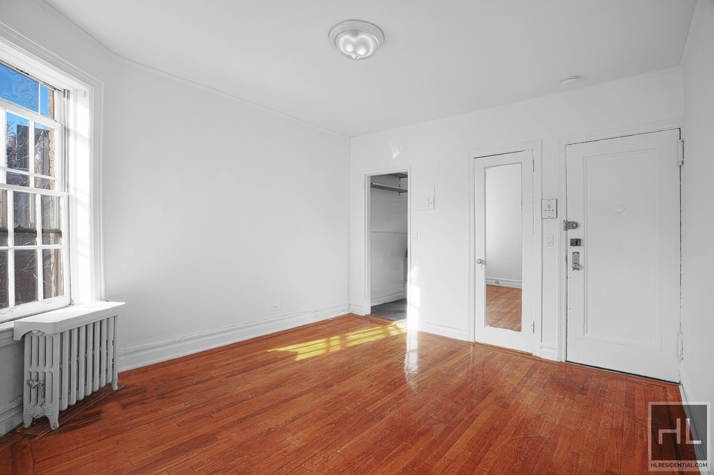 86 Jane Street - Photo 1