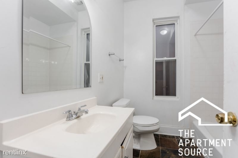 1314 W Roscoe St 1 - Photo 9