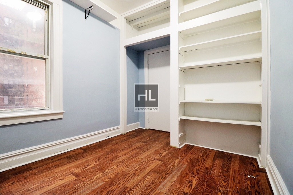 596 East 7 Street - Photo 11