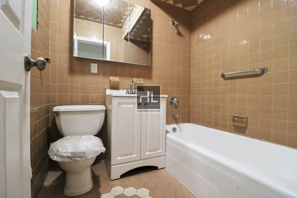 596 East 7 Street - Photo 13