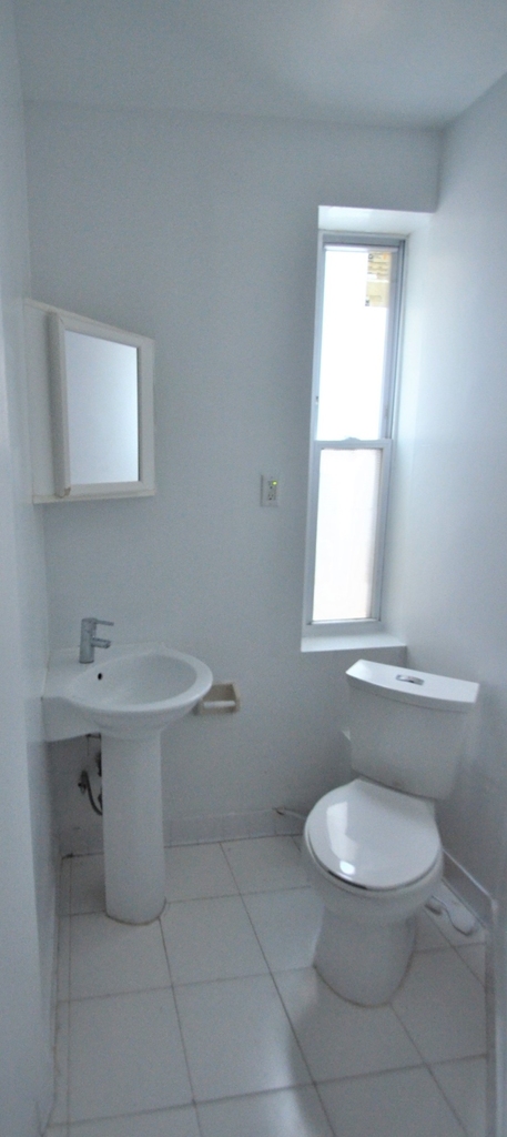 976 ST NICHOLAS AVENUE - Photo 9