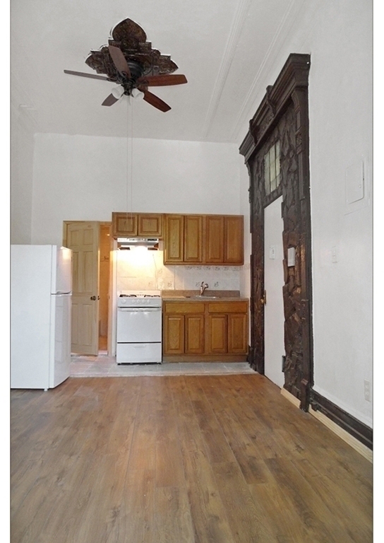 902 Greene Avenue - Photo 1