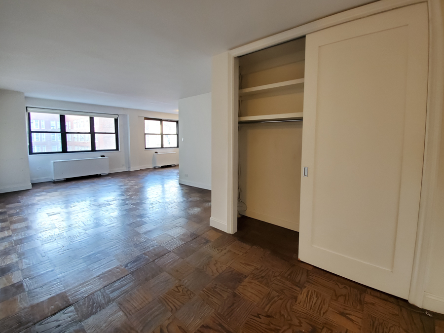 145 East 16th Street - Photo 4