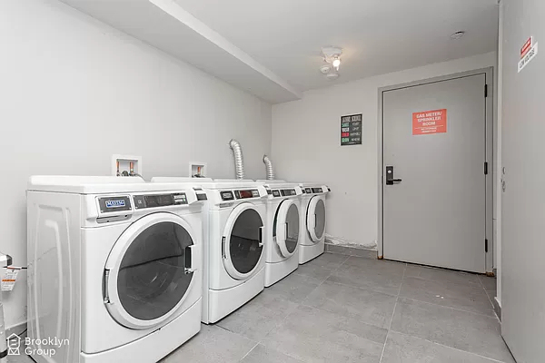 56 Box Street - Photo 12
