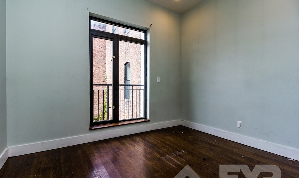 17 Troutman Street - Photo 3