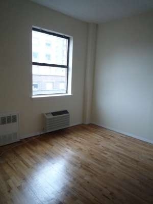East 12th Street - Photo 8